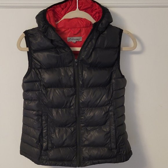 ❣️HP❣️Mad Model cute black hooded puffer vest with red lining sz: M - Picture 3 of 6